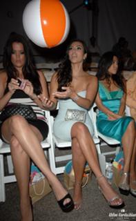 Kim Kardashian feet photo thumbnail