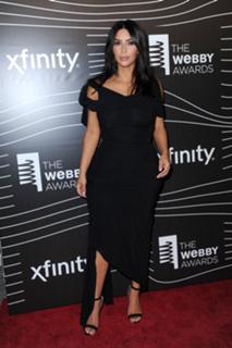 Kim Kardashian feet photo thumbnail