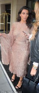 Kim Kardashian feet photo thumbnail