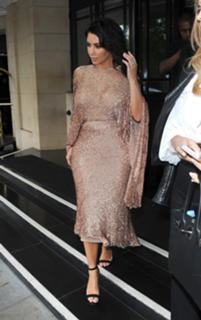 Kim Kardashian feet photo thumbnail