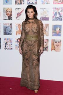 Kim Kardashian feet photo thumbnail