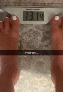 Kim Kardashian feet photo thumbnail