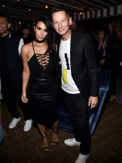 Kim Kardashian feet photo thumbnail