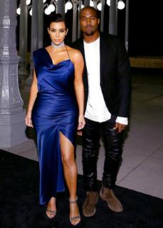 Kim Kardashian feet photo thumbnail