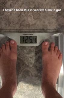 Kim Kardashian feet photo thumbnail