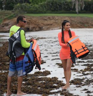 Kim Kardashian feet photo thumbnail