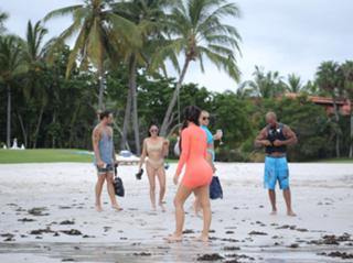 Kim Kardashian feet photo thumbnail