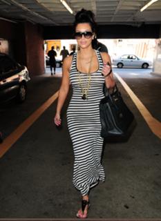 Kim Kardashian feet photo thumbnail