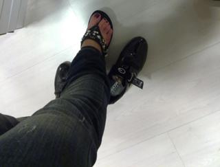 Kim Kardashian feet photo thumbnail