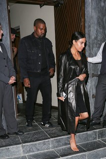 Kim Kardashian feet photo thumbnail