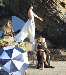 Kim Kardashian feet photo thumbnail