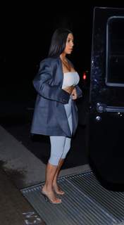 Kim Kardashian feet photo thumbnail