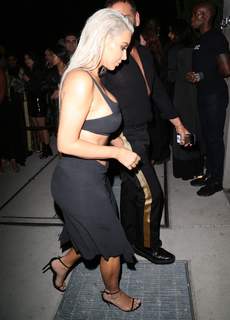 Kim Kardashian feet photo thumbnail