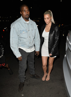 Kim Kardashian feet photo thumbnail