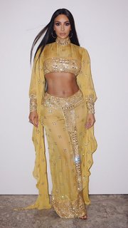 Kim Kardashian feet photo thumbnail