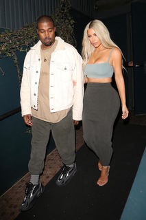 Kim Kardashian feet photo thumbnail
