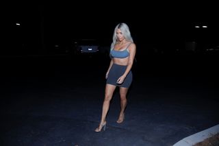 Kim Kardashian feet photo thumbnail