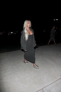 Kim Kardashian feet photo thumbnail