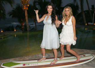 Kim Kardashian feet photo thumbnail