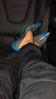 Kim Kardashian feet photo thumbnail