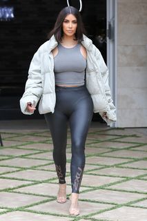 Kim Kardashian feet photo thumbnail