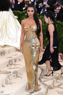 Kim Kardashian feet photo thumbnail