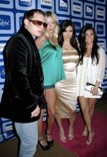 Kim Kardashian feet photo thumbnail
