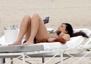 Kim Kardashian feet photo thumbnail