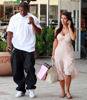 Kim Kardashian feet photo thumbnail