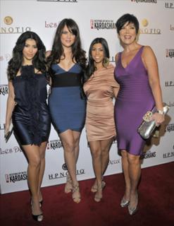 Kim Kardashian feet photo thumbnail