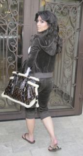 Kim Kardashian feet photo thumbnail