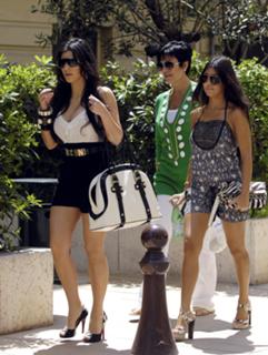 Kim Kardashian feet photo thumbnail