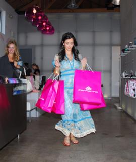 Kim Kardashian feet photo thumbnail