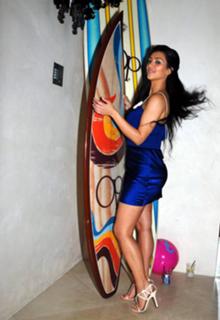 Kim Kardashian feet photo thumbnail