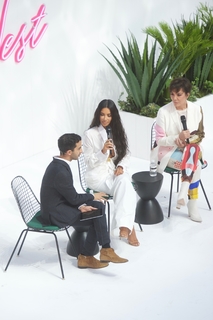 Kim Kardashian feet photo thumbnail