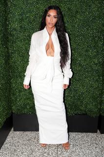 Kim Kardashian feet photo thumbnail