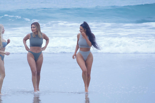 Kim Kardashian feet photo thumbnail