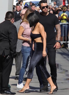 Kim Kardashian feet photo thumbnail