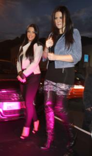 Kim Kardashian feet photo thumbnail