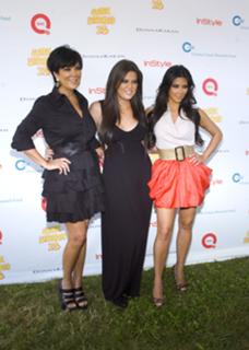 Kim Kardashian feet photo thumbnail