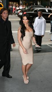 Kim Kardashian feet photo thumbnail