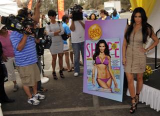 Kim Kardashian feet photo thumbnail