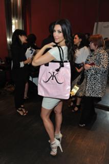 Kim Kardashian feet photo thumbnail