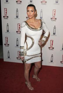 Kim Kardashian feet photo thumbnail