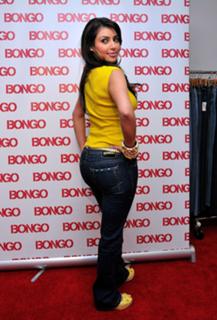 Kim Kardashian feet photo thumbnail