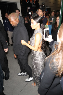 Kim Kardashian feet photo thumbnail
