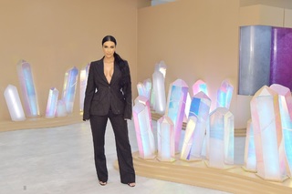 Kim Kardashian feet photo thumbnail