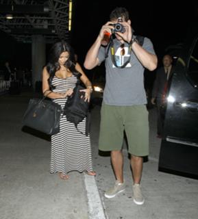 Kim Kardashian feet photo thumbnail