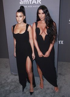 Kim Kardashian feet photo thumbnail