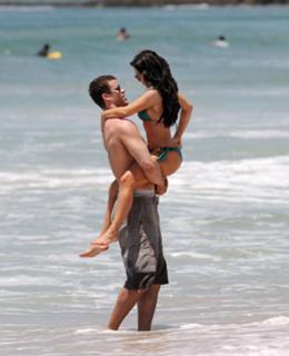 Kim Kardashian feet photo thumbnail